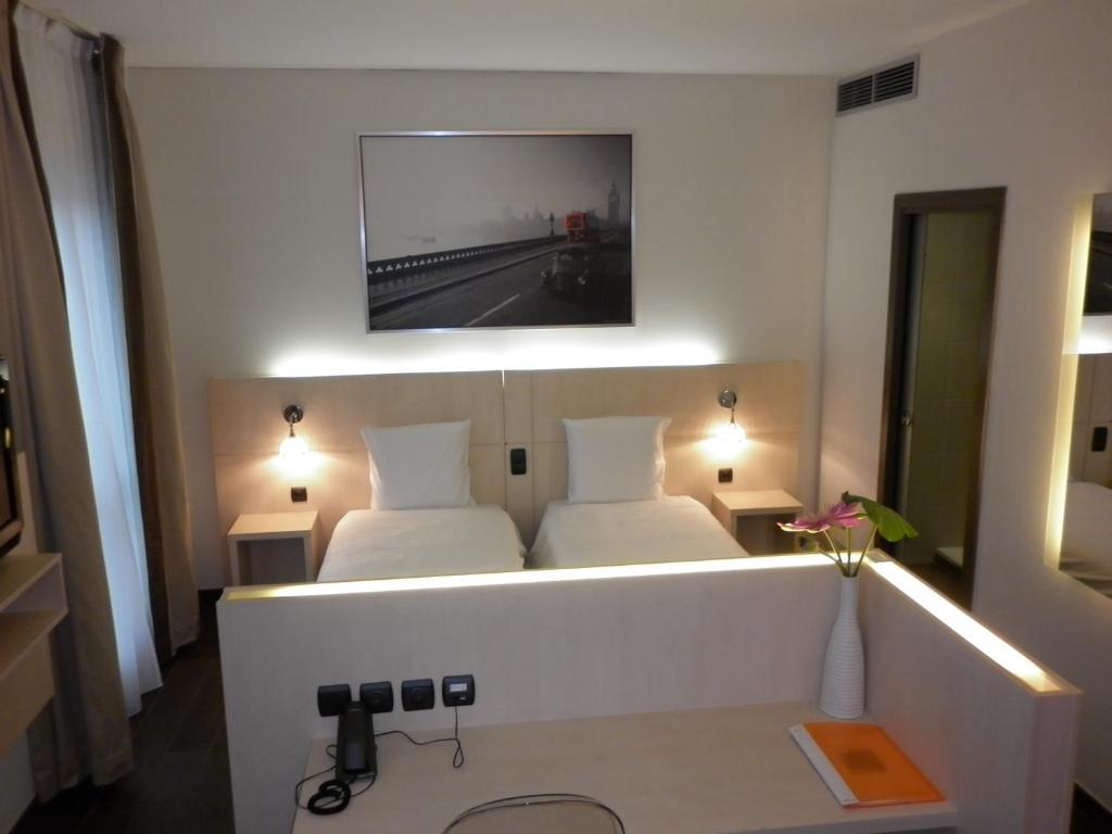 Ibis Styles La Louviere Hotel Room photo